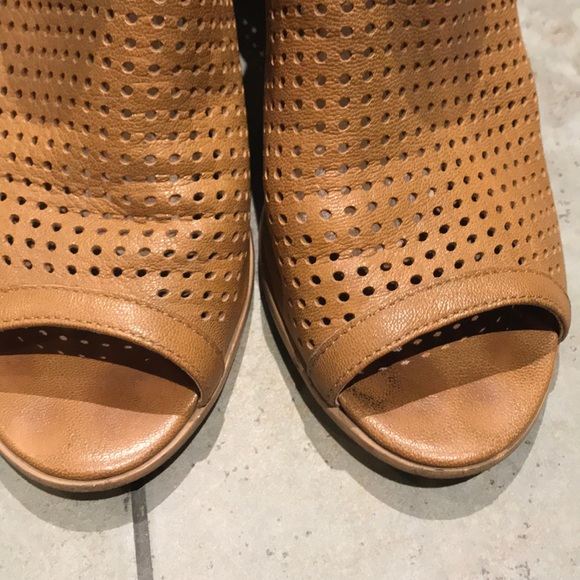 Steven Tan Perforated Suzy Heels 8 - Picture 5 of 5